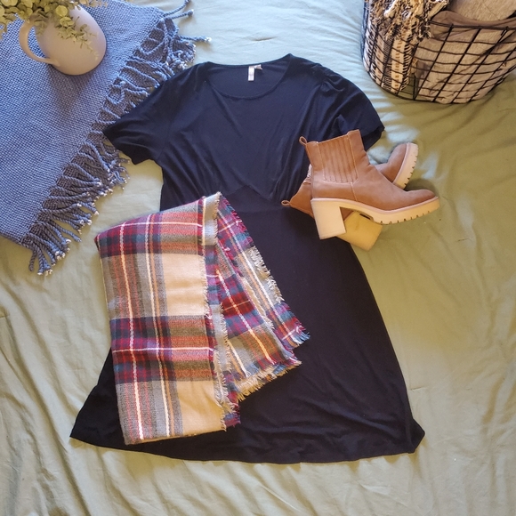 Black Fit and Flare Asos Curve Dress - Picture 1 of 3